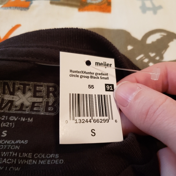 Hunter X Hunter T-Shirt - Picture 4 of 4